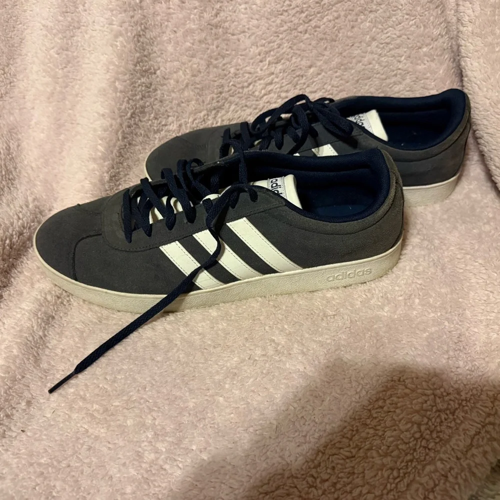 Men's Adidas sneakers